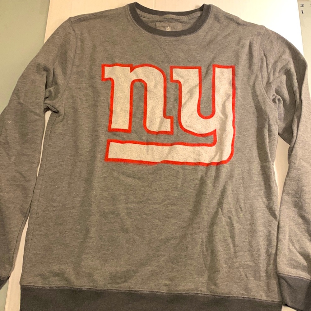 NY Giants Long Sleeve Sweatshirt. Like new and in excellent condition!